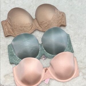 32D Victoria’s Secret strapless bra set